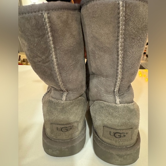Uggs - Picture 2 of 2